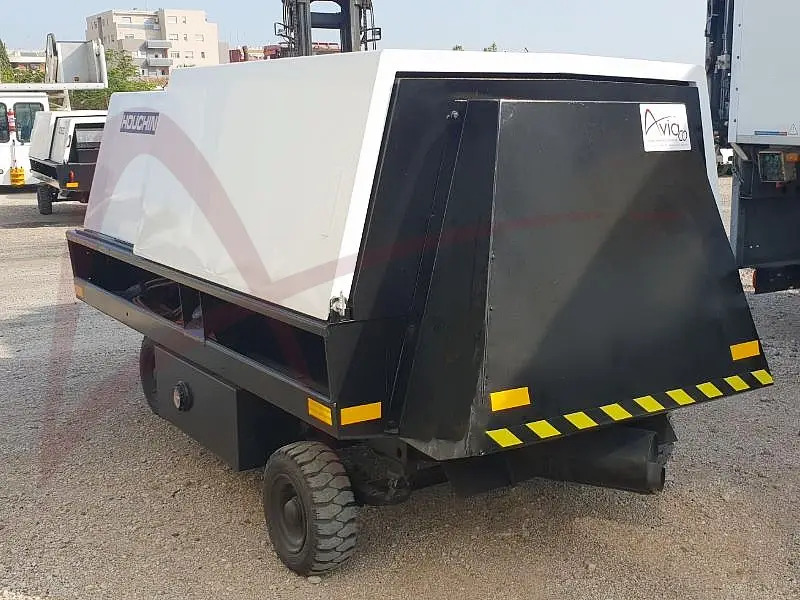 HOUCHIN 690 C90 - Ground power unit: gambar 1 HOUCHIN 690 C90 - Ground power unit: gambar 1