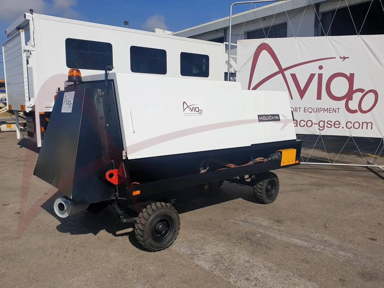 HOUCHIN C690-100DV - Ground power unit: gambar 3 HOUCHIN C690-100DV - Ground power unit: gambar 3