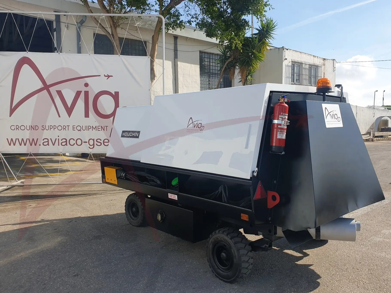 HOUCHIN C690-100DV - Ground power unit: gambar 1 HOUCHIN C690-100DV - Ground power unit: gambar 1