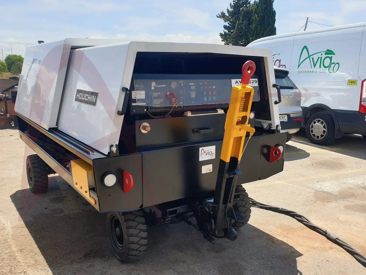 HOUCHIN C690-100DV - Ground power unit: gambar 2 HOUCHIN C690-100DV - Ground power unit: gambar 2