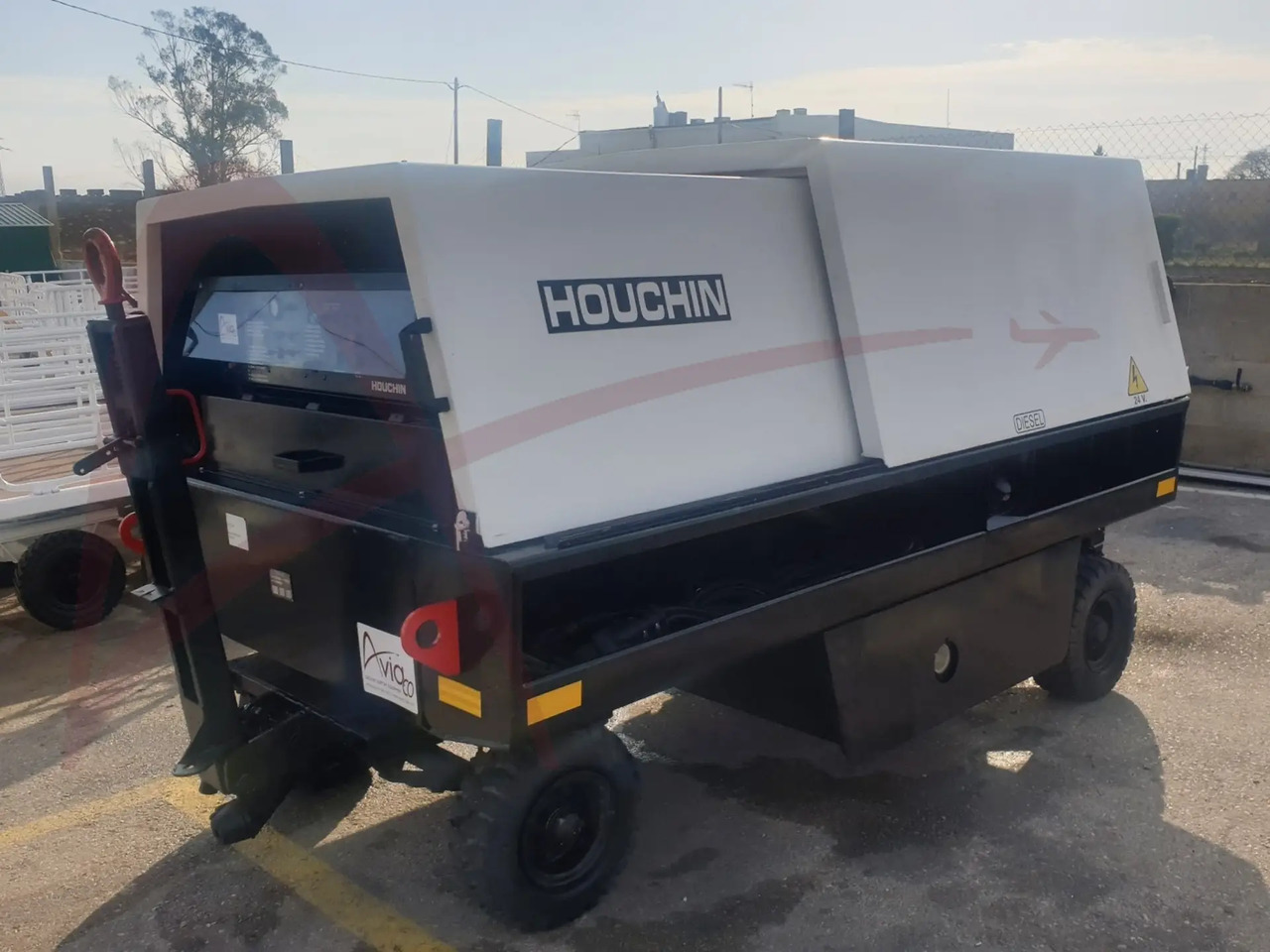HOUCHIN D690 SV - Ground power unit: gambar 4 HOUCHIN D690 SV - Ground power unit: gambar 4