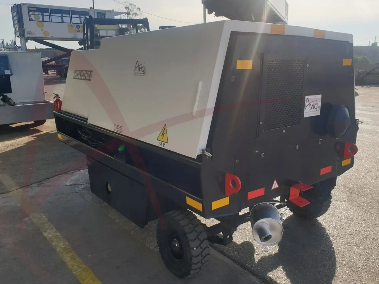 HOUCHIN D690 SV - Ground power unit: gambar 2 HOUCHIN D690 SV - Ground power unit: gambar 2