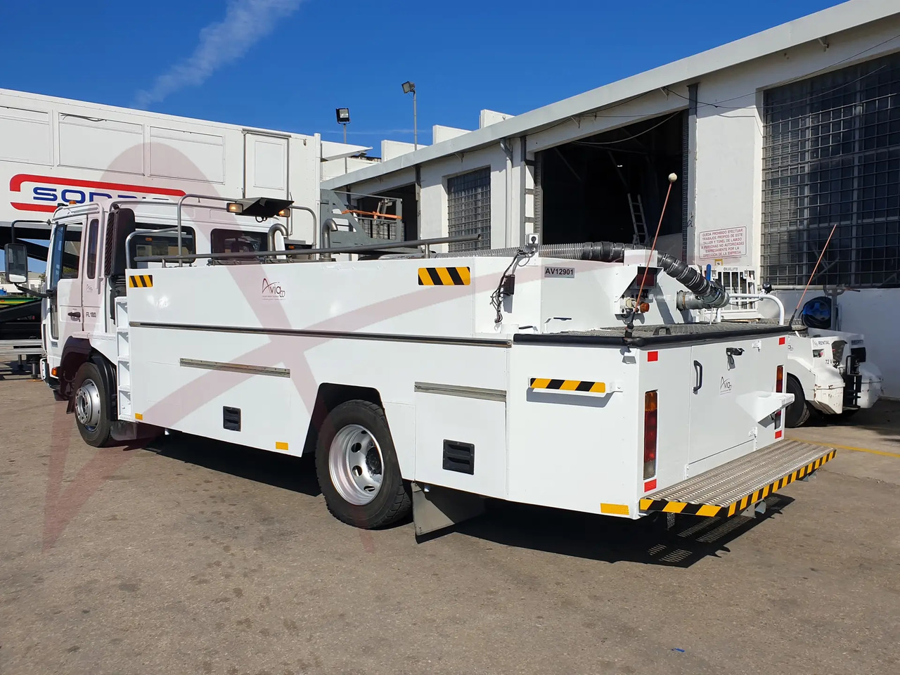 JET-TEKNO TST - Truk layanan toilet: gambar 2 JET-TEKNO TST - Truk layanan toilet: gambar 2