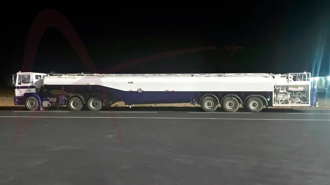 MAN 33-343 - Truk tangki: gambar 4 MAN 33-343 - Truk tangki: gambar 4