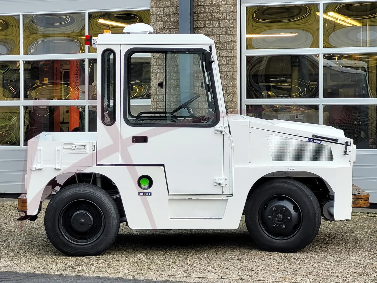 ROFAN ZD6 - Traktor bagasi: gambar 1 ROFAN ZD6 - Traktor bagasi: gambar 1