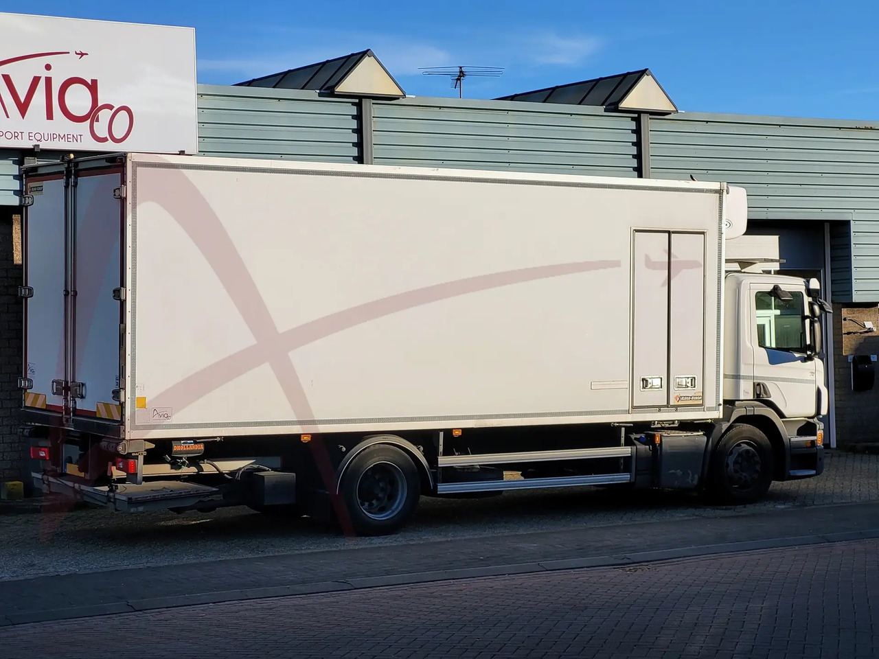 SCANIA P250 - Truk box: gambar 2 SCANIA P250 - Truk box: gambar 2