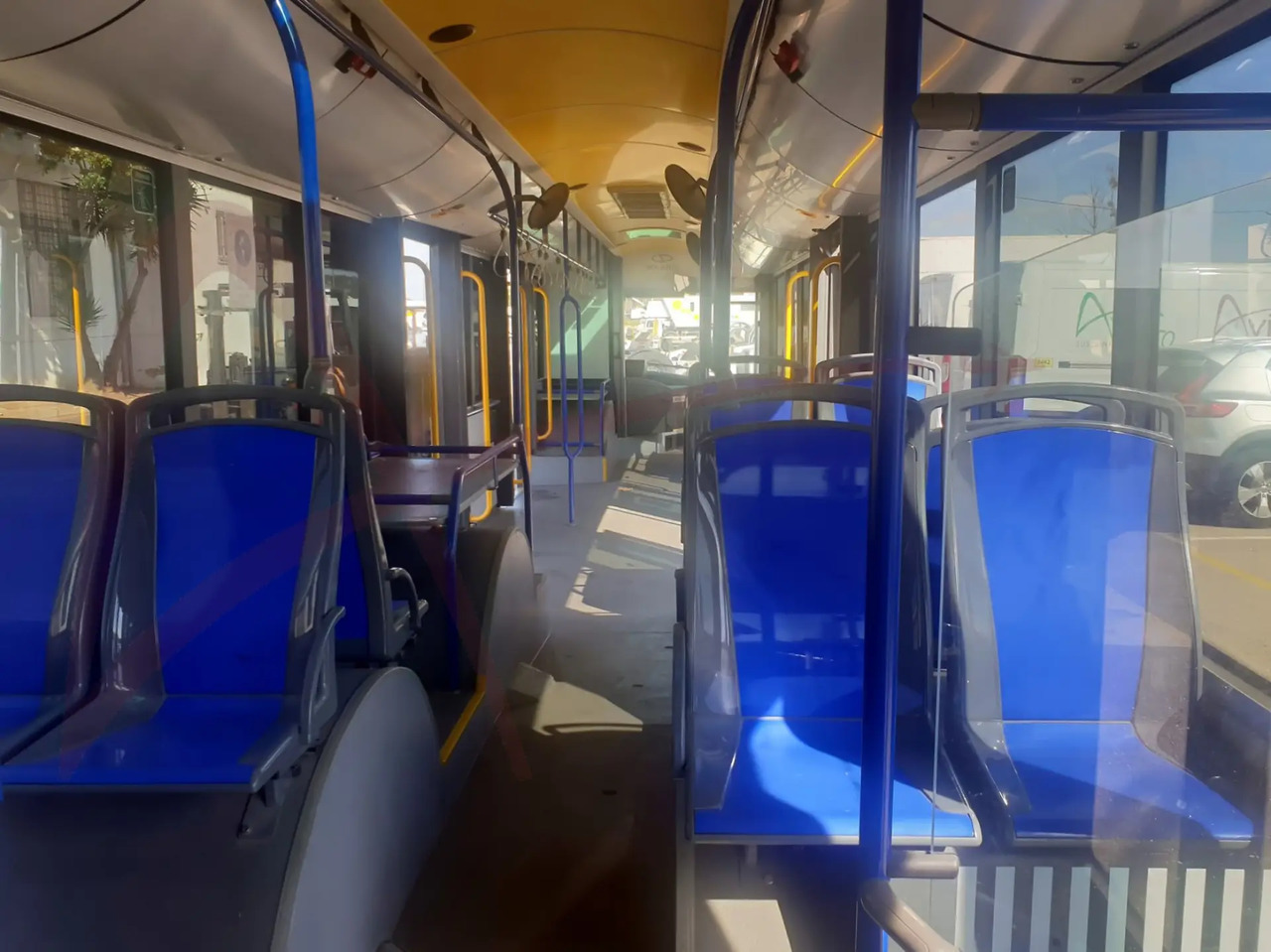 SOLARIS URBINO 15 - Bus bandara: gambar 5 SOLARIS URBINO 15 - Bus bandara: gambar 5