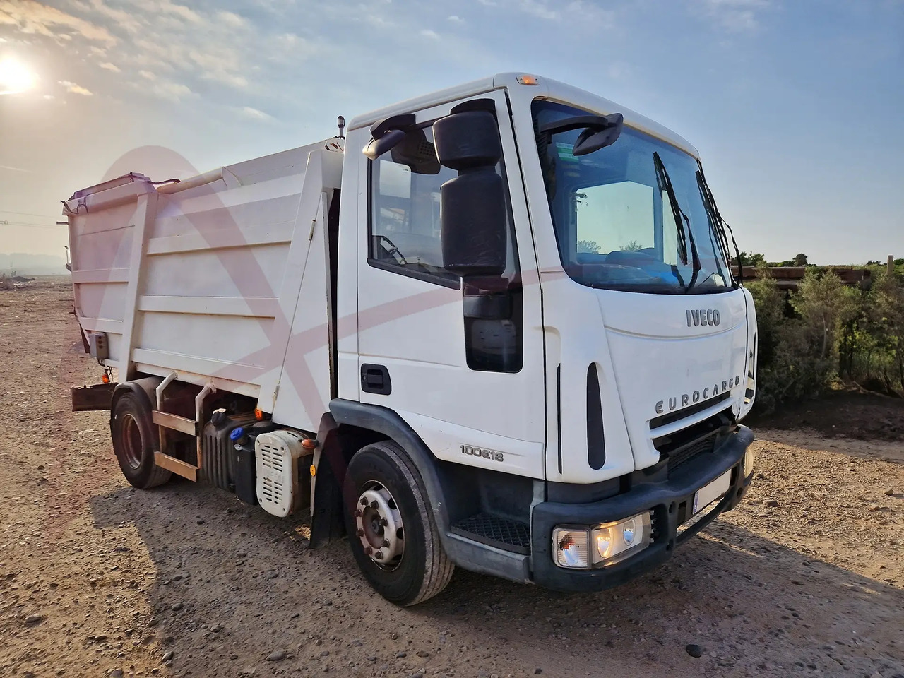 TECNO KUNI 8 - Truk sampah: gambar 1 TECNO KUNI 8 - Truk sampah: gambar 1