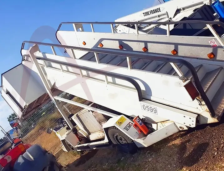 TEMG TG2244 - Tangga pesawat: gambar 3 TEMG TG2244 - Tangga pesawat: gambar 3