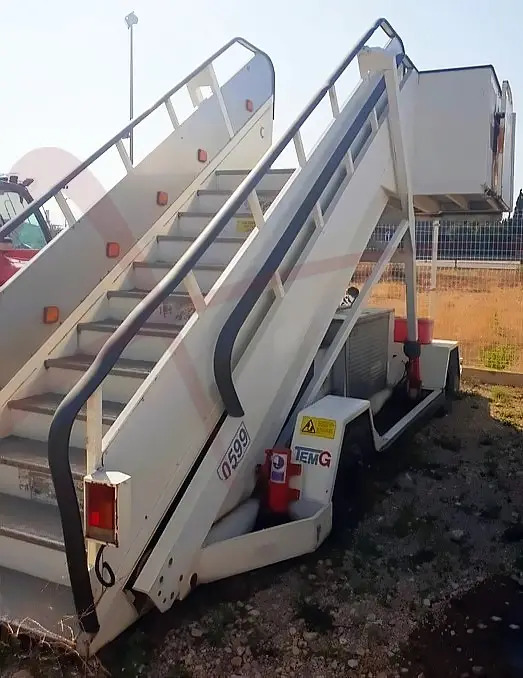 TEMG TG2244 - Tangga pesawat: gambar 1 TEMG TG2244 - Tangga pesawat: gambar 1