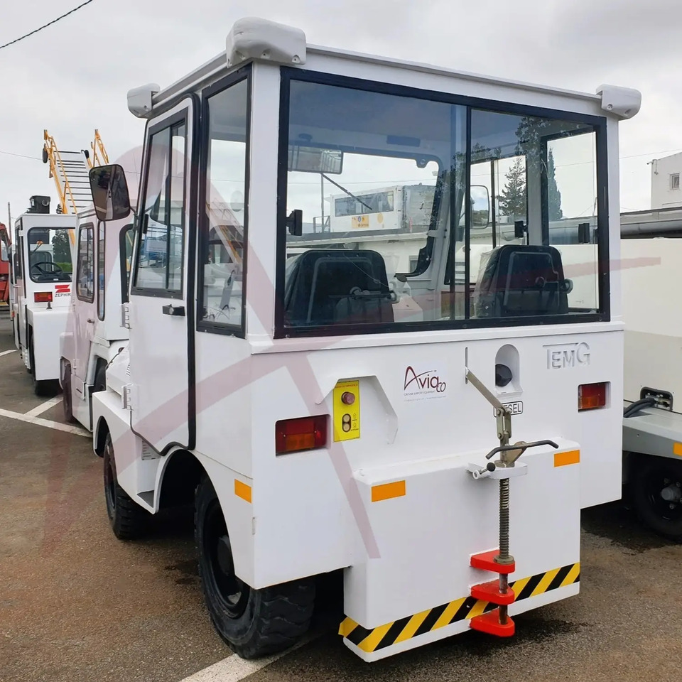 TEMG TG5001 - Traktor bagasi: gambar 3 TEMG TG5001 - Traktor bagasi: gambar 3