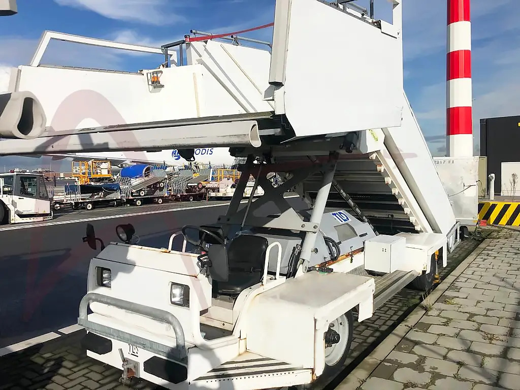 TLD ABS-580-E - Tangga pesawat: gambar 1 TLD ABS-580-E - Tangga pesawat: gambar 1