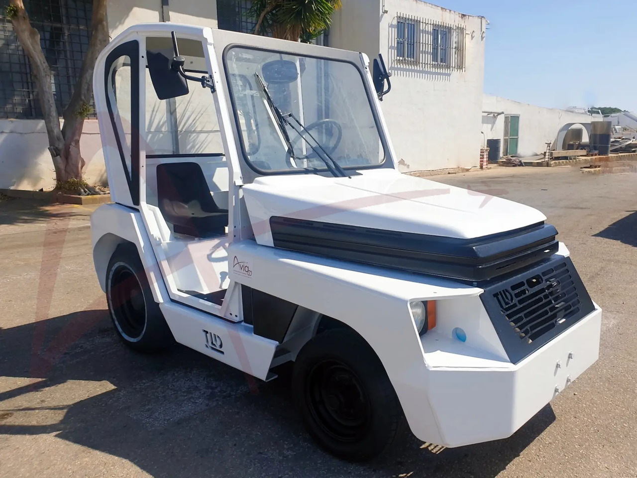 TLD TMX-20 - Traktor bagasi: gambar 2 TLD TMX-20 - Traktor bagasi: gambar 2