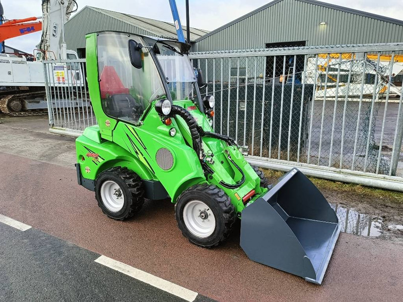 Avant M420 MSDNT mini shovel loader lader 980 kg CE - Track loader yang ringkas: gambar 3 Avant M420 MSDNT mini shovel loader lader 980 kg CE - Track loader yang ringkas: gambar 3