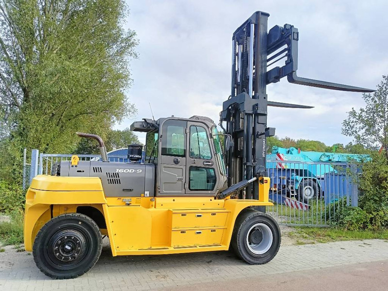Hyundai 160 D-9 heftruck forklift stapler 16 ton CE - Forklift diesel: gambar 1 Hyundai 160 D-9 heftruck forklift stapler 16 ton CE - Forklift diesel: gambar 1