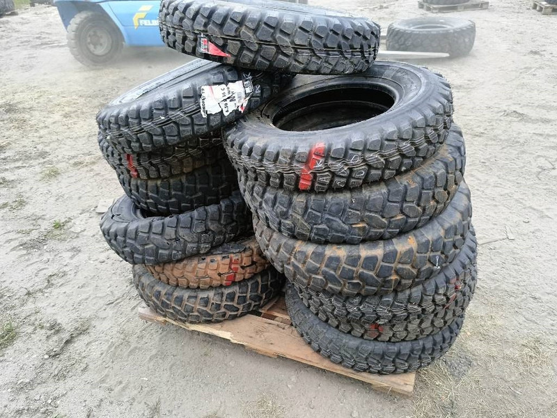 Michelin 6,50 R16 C 7,00R16 C 22/100R16 255/100R16 banden l - Roda/ Ban untuk Peralatan konstruksi: gambar 2 Michelin 6,50 R16 C 7,00R16 C 22/100R16 255/100R16 banden l - Roda/ Ban untuk Peralatan konstruksi: gambar 2