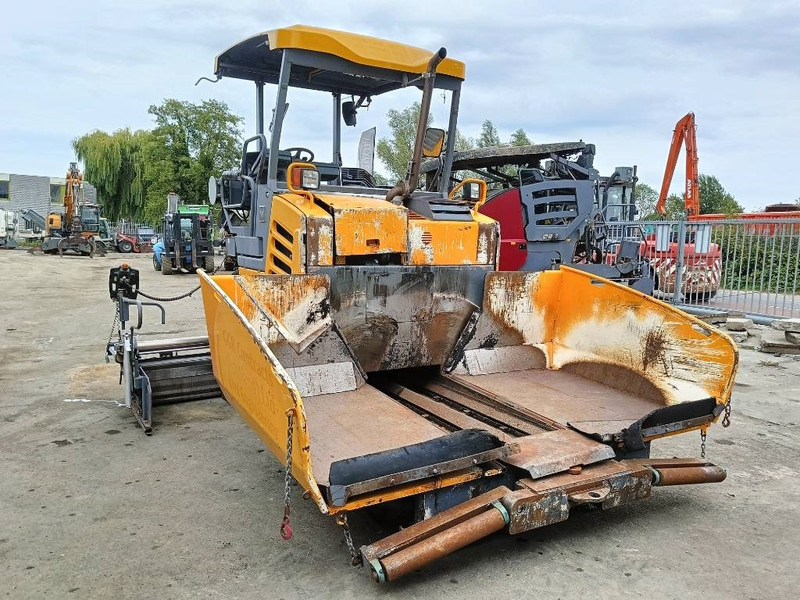 Vögele Super 1303-3i asfalt machine paver 2019 - Paver aspal: gambar 2 Vögele Super 1303-3i asfalt machine paver 2019 - Paver aspal: gambar 2