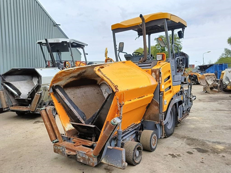 Vögele Super 1303-3i asfalt machine paver 2019 - Paver aspal: gambar 4 Vögele Super 1303-3i asfalt machine paver 2019 - Paver aspal: gambar 4
