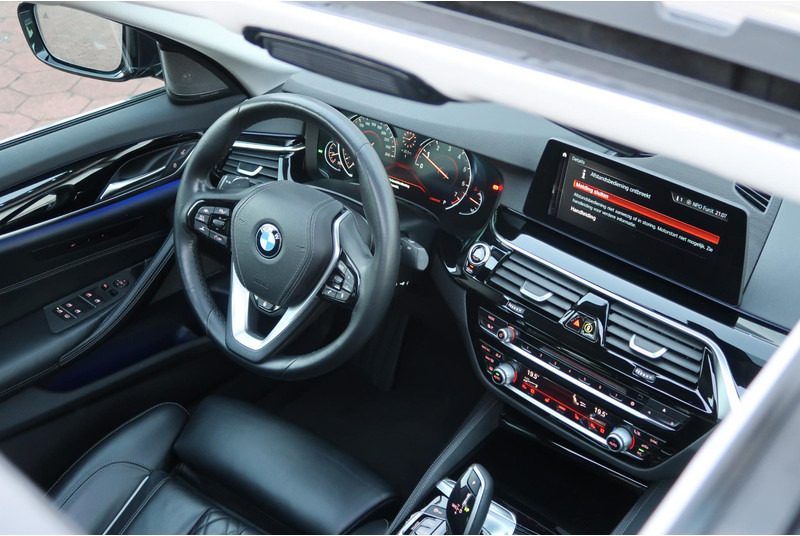 BMW 5 Serie 520i High Executive SCHUIFDAK/ NAPPA-LEDER/ ACC/ HEAD-UP/ H&K / ETC. - Mobil sedan: gambar 5 BMW 5 Serie 520i High Executive SCHUIFDAK/ NAPPA-LEDER/ ACC/ HEAD-UP/ H&K / ETC. - Mobil sedan: gambar 5