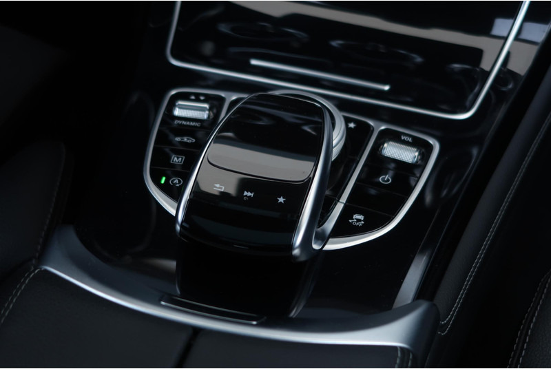 Mercedes-Benz GLC 350 d 4MATIC Premium Plus AMG/ PANO/ AIRM/ MEMORY/ 360/ BURMESTER/ ACC/ TREKHAAK - Mobil SUV: gambar 4 Mercedes-Benz GLC 350 d 4MATIC Premium Plus AMG/ PANO/ AIRM/ MEMORY/ 360/ BURMESTER/ ACC/ TREKHAAK - Mobil SUV: gambar 4