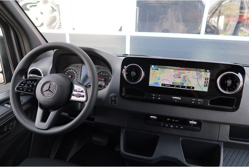 Mercedes-Benz Sprinter 317 CDI L2H2 RWD BPM VRIJ/ AUT/ 3.5T/ LED/ CAMERA/ MBUX/ CRUISE/ CLIMA - Van panel: gambar 5 Mercedes-Benz Sprinter 317 CDI L2H2 RWD BPM VRIJ/ AUT/ 3.5T/ LED/ CAMERA/ MBUX/ CRUISE/ CLIMA - Van panel: gambar 5