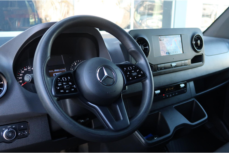 Mercedes-Benz Sprinter 519 3.0 CDI L2H2 V6 AUT/ CAMERA/ 2X DEUR/ 1EIG/ CRUISE/ CLIMA/ TREKHAAK - Van panel: gambar 2 Mercedes-Benz Sprinter 519 3.0 CDI L2H2 V6 AUT/ CAMERA/ 2X DEUR/ 1EIG/ CRUISE/ CLIMA/ TREKHAAK - Van panel: gambar 2