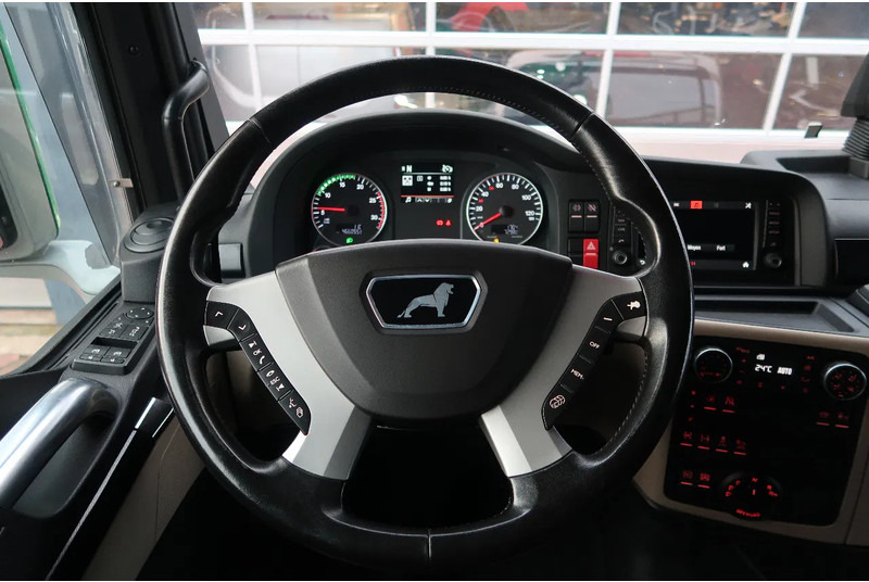 MAN TGX TGX 33.640 6X4 /RETARDER/ HYDRAULIK/ ALCOA'S/ LED/ ETC! - Tractor head: gambar 4 MAN TGX TGX 33.640 6X4 /RETARDER/ HYDRAULIK/ ALCOA'S/ LED/ ETC! - Tractor head: gambar 4