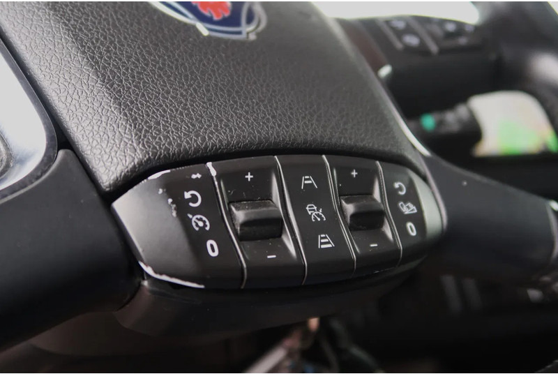 Scania R500 NGS 6x2/4 NB RETARDER/ FULL AIR/ SLIDE DISH/ DIFF-LOCK/ ACC - Tractor head: gambar 5 Scania R500 NGS 6x2/4 NB RETARDER/ FULL AIR/ SLIDE DISH/ DIFF-LOCK/ ACC - Tractor head: gambar 5