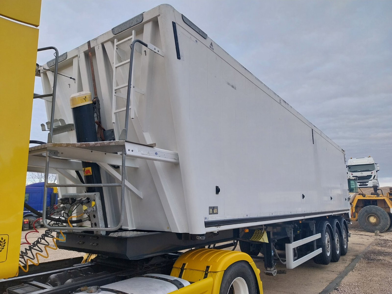 BODEX 55m3 - Semi-trailer jungkit: gambar 5 BODEX 55m3 - Semi-trailer jungkit: gambar 5