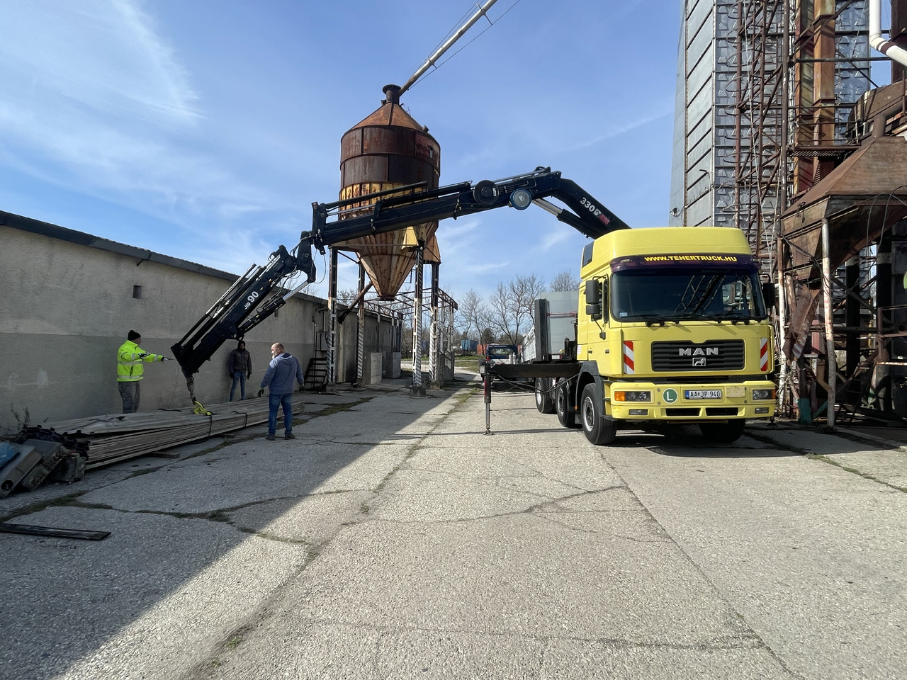 MAN F2000 413 6x2 Manual CRANE Hiab 330+jib 90 21m - Tractor head: gambar 2 MAN F2000 413 6x2 Manual CRANE Hiab 330+jib 90 21m - Tractor head: gambar 2