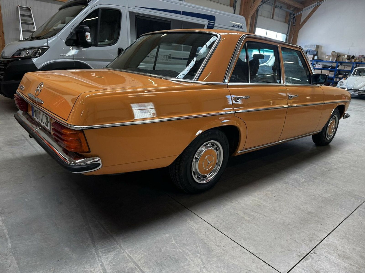 Mercedes-Benz 200 D/8 - Mobil sedan: gambar 5 Mercedes-Benz 200 D/8 - Mobil sedan: gambar 5