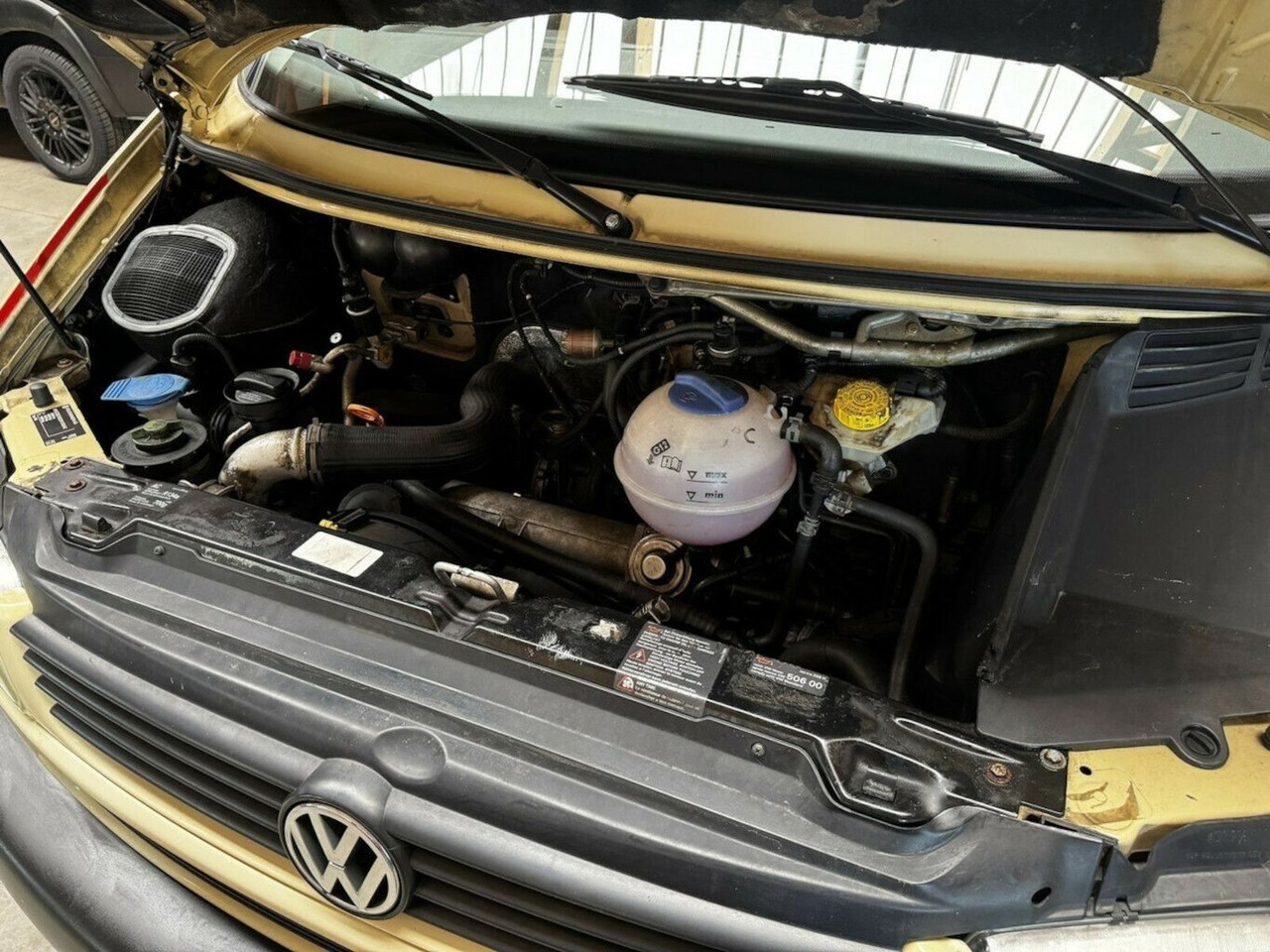 Van penumpang Volkswagen T4 2.5 TDI Syncro 4x4 lang 1. Hand!: gambar 25