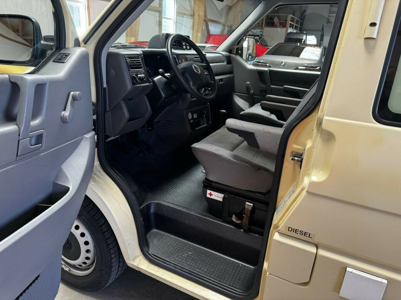 Van penumpang Volkswagen T4 2.5 TDI Syncro 4x4 lang 1. Hand!: gambar 10