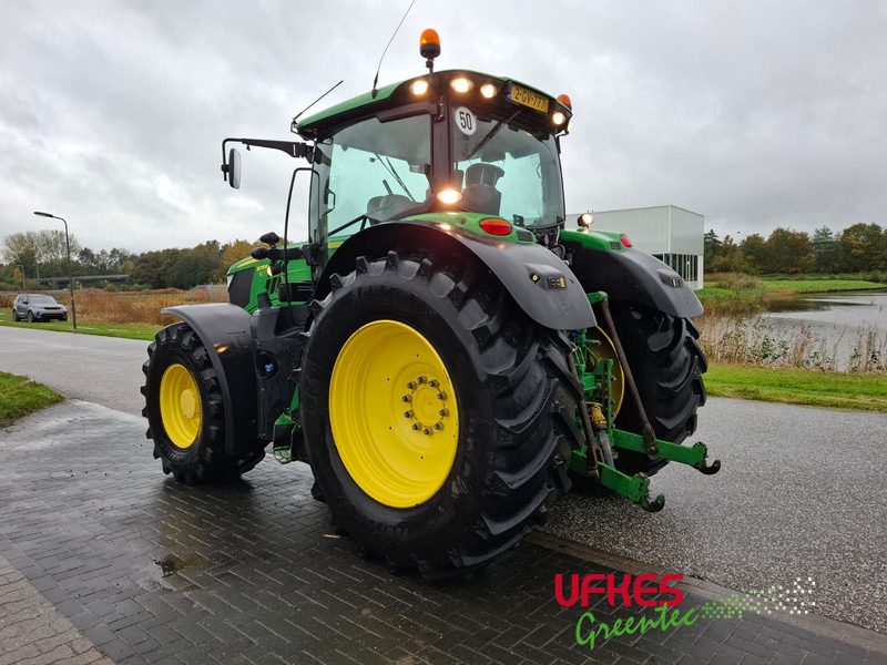 John Deere 6215 R - Traktor: gambar 3 John Deere 6215 R - Traktor: gambar 3