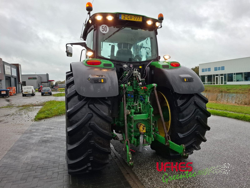 John Deere 6215 R - Traktor: gambar 4 John Deere 6215 R - Traktor: gambar 4