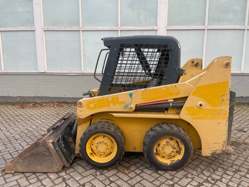 Gehl 3840 E 2015 - Skid steer: gambar 1 Gehl 3840 E 2015 - Skid steer: gambar 1