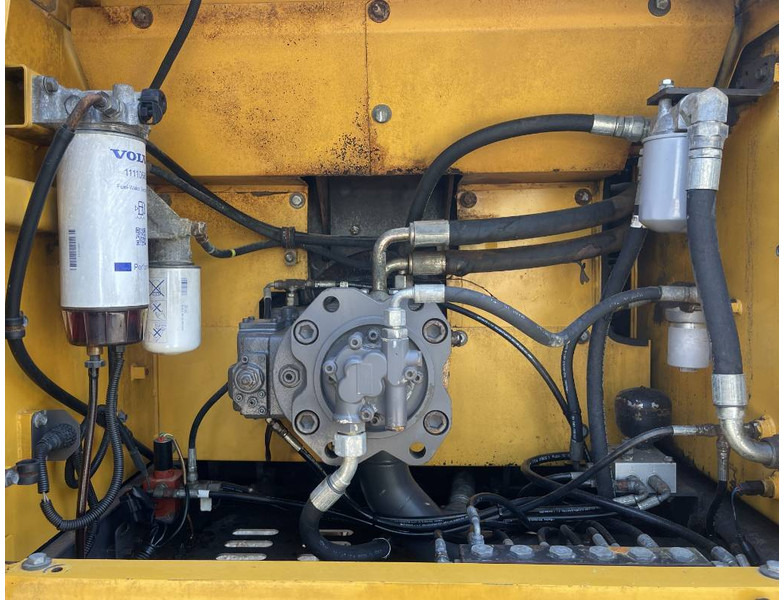 Ekskavator perayap Volvo EC 240 C N L 2009 CE: gambar 11