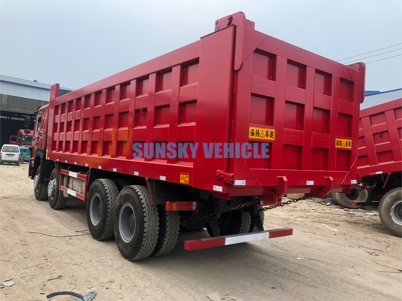 Truk jungkit untuk pengangkutan bahan curah HOWO 8X4 dump truck: gambar 12