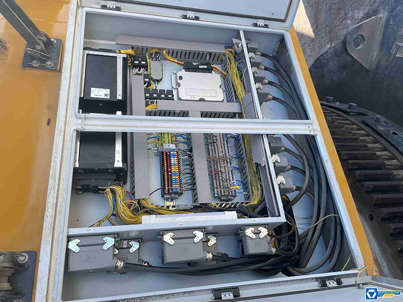 XCMG 2022 XGC15000A used hydraulic crawler crane for sale - Derek perayap: gambar 3 XCMG 2022 XGC15000A used hydraulic crawler crane for sale - Derek perayap: gambar 3