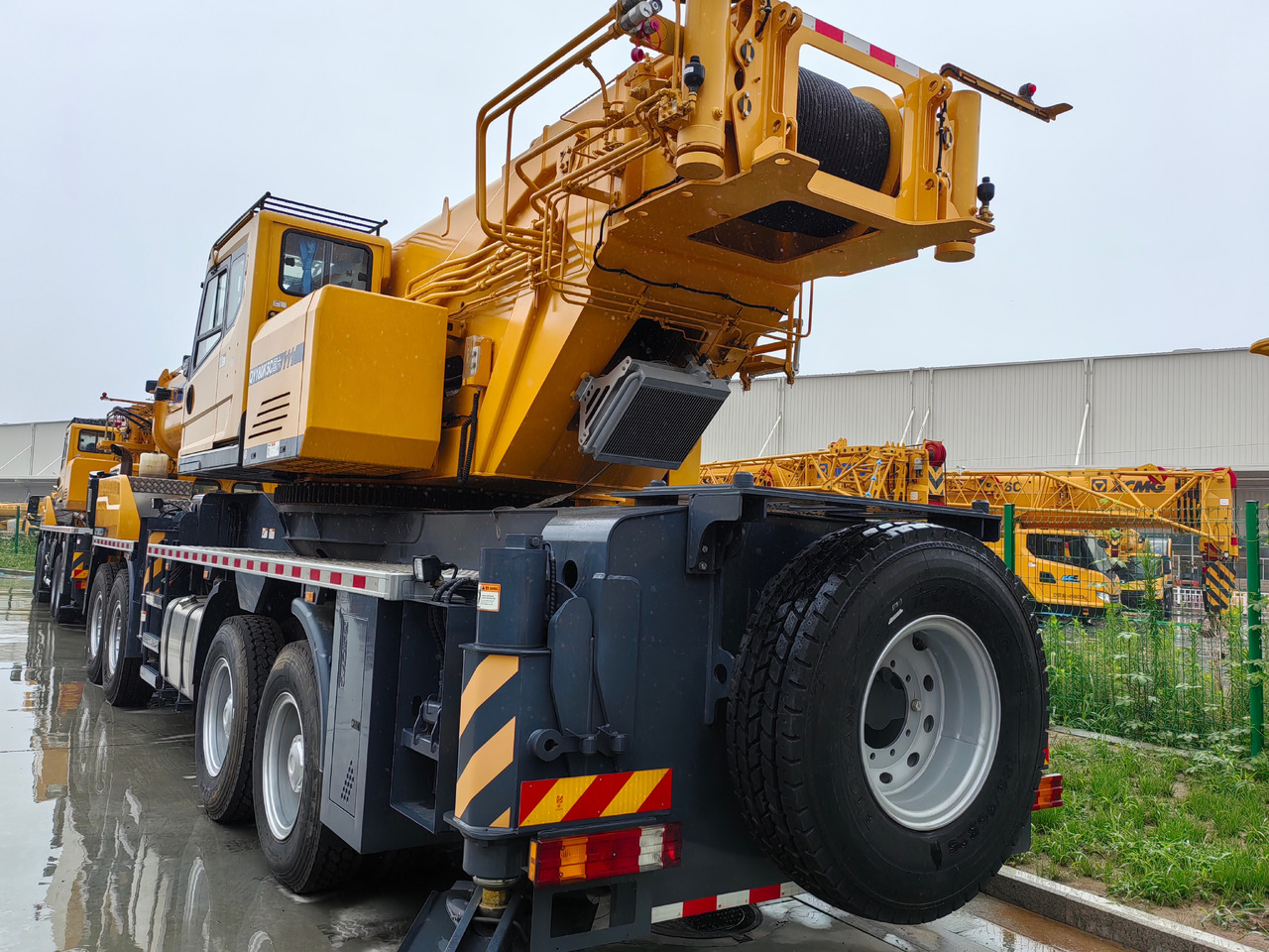 XCMG Factory 180 Ton Used QY180K5C Telescopic Boom Truck Mounted Crane Price List - Derek bergerak: gambar 5 XCMG Factory 180 Ton Used QY180K5C Telescopic Boom Truck Mounted Crane Price List - Derek bergerak: gambar 5