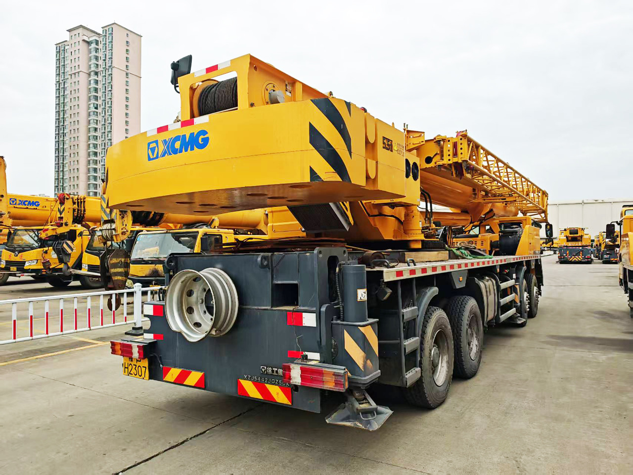 XCMG Factory Second Hand 50 Ton Mobile Crane QY50K5C_1 Hydraulic Arm Crane For Trucks - Derek bergerak: gambar 4 XCMG Factory Second Hand 50 Ton Mobile Crane QY50K5C_1 Hydraulic Arm Crane For Trucks - Derek bergerak: gambar 4