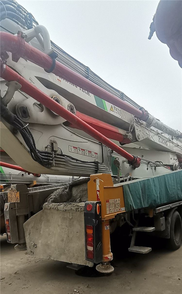 XCMG Official 2021 Year Hb62V Construction Machinery 62m Used Concrete Pump Truck for Sale - Truk pompa beton: gambar 4 XCMG Official 2021 Year Hb62V Construction Machinery 62m Used Concrete Pump Truck for Sale - Truk pompa beton: gambar 4