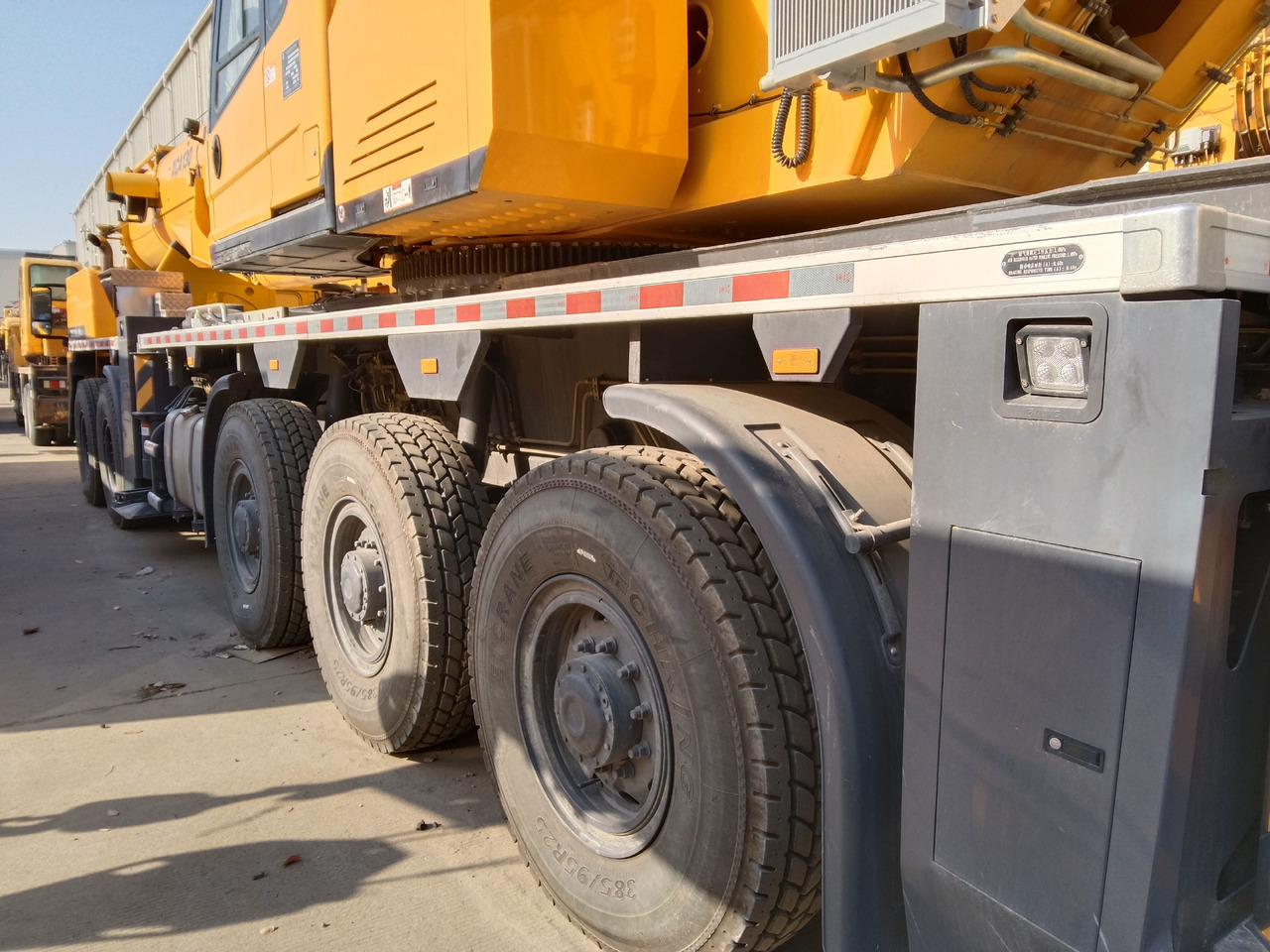 XCMG Official 8-Section XCA130L8_2 Used Knuckle Boom Truck Crane 130 Ton Hydraulic Crane Price - Derek semua medan: gambar 5 XCMG Official 8-Section XCA130L8_2 Used Knuckle Boom Truck Crane 130 Ton Hydraulic Crane Price - Derek semua medan: gambar 5