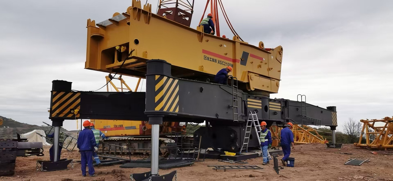 XCMG Official Construction Mobile Crane XGC2100W 110Ton Used Hydraulic Crawler Crane - Derek perayap: gambar 3 XCMG Official Construction Mobile Crane XGC2100W 110Ton Used Hydraulic Crawler Crane - Derek perayap: gambar 3