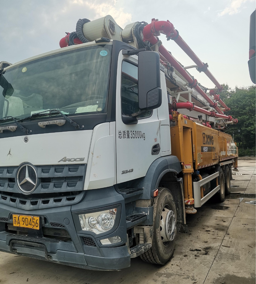 XCMG Official HB52V Used Mobile Concrete Pump 52m Truck Mounted Concrete Pump Price - Truk pompa beton: gambar 3 XCMG Official HB52V Used Mobile Concrete Pump 52m Truck Mounted Concrete Pump Price - Truk pompa beton: gambar 3