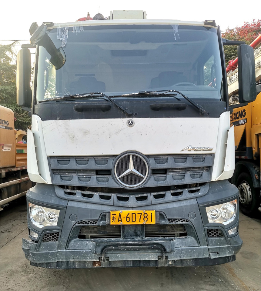 XCMG Official HB62V Second Hand Concrete Pump Truck 62m Truck-mounted Concrete Pump Price - Truk pompa beton: gambar 3 XCMG Official HB62V Second Hand Concrete Pump Truck 62m Truck-mounted Concrete Pump Price - Truk pompa beton: gambar 3