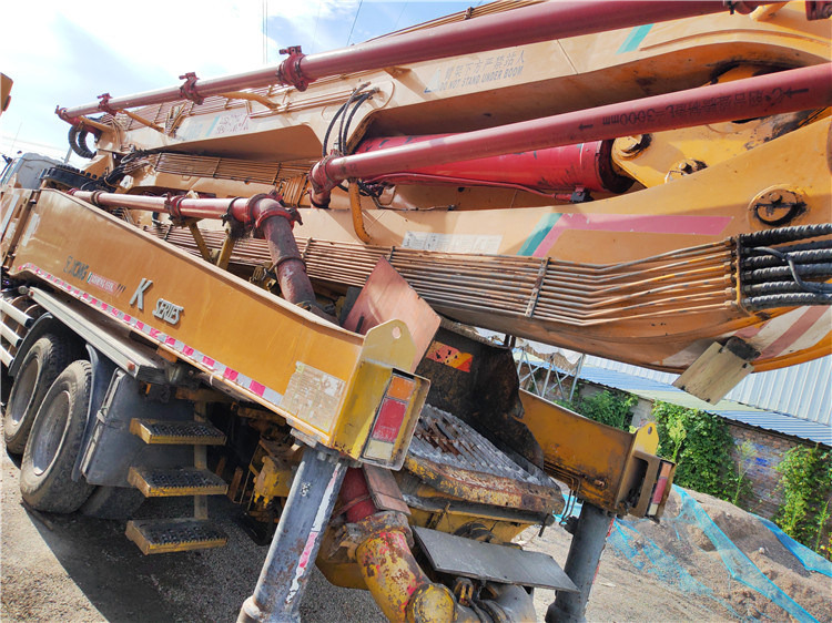 XCMG Official Hb60K 2016 Year Used 56m Truck-Mounted Concrete Pump Truck for Sale - Truk pompa beton: gambar 4 XCMG Official Hb60K 2016 Year Used 56m Truck-Mounted Concrete Pump Truck for Sale - Truk pompa beton: gambar 4