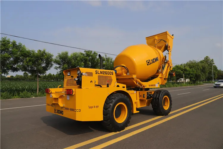 XCMG Official SLM2600S 2.6 Cubic Meters Diesel Engine Power Self Propelled Concrete Mixers for Sale - Truk pengaduk beton: gambar 4 XCMG Official SLM2600S 2.6 Cubic Meters Diesel Engine Power Self Propelled Concrete Mixers for Sale - Truk pengaduk beton: gambar 4
