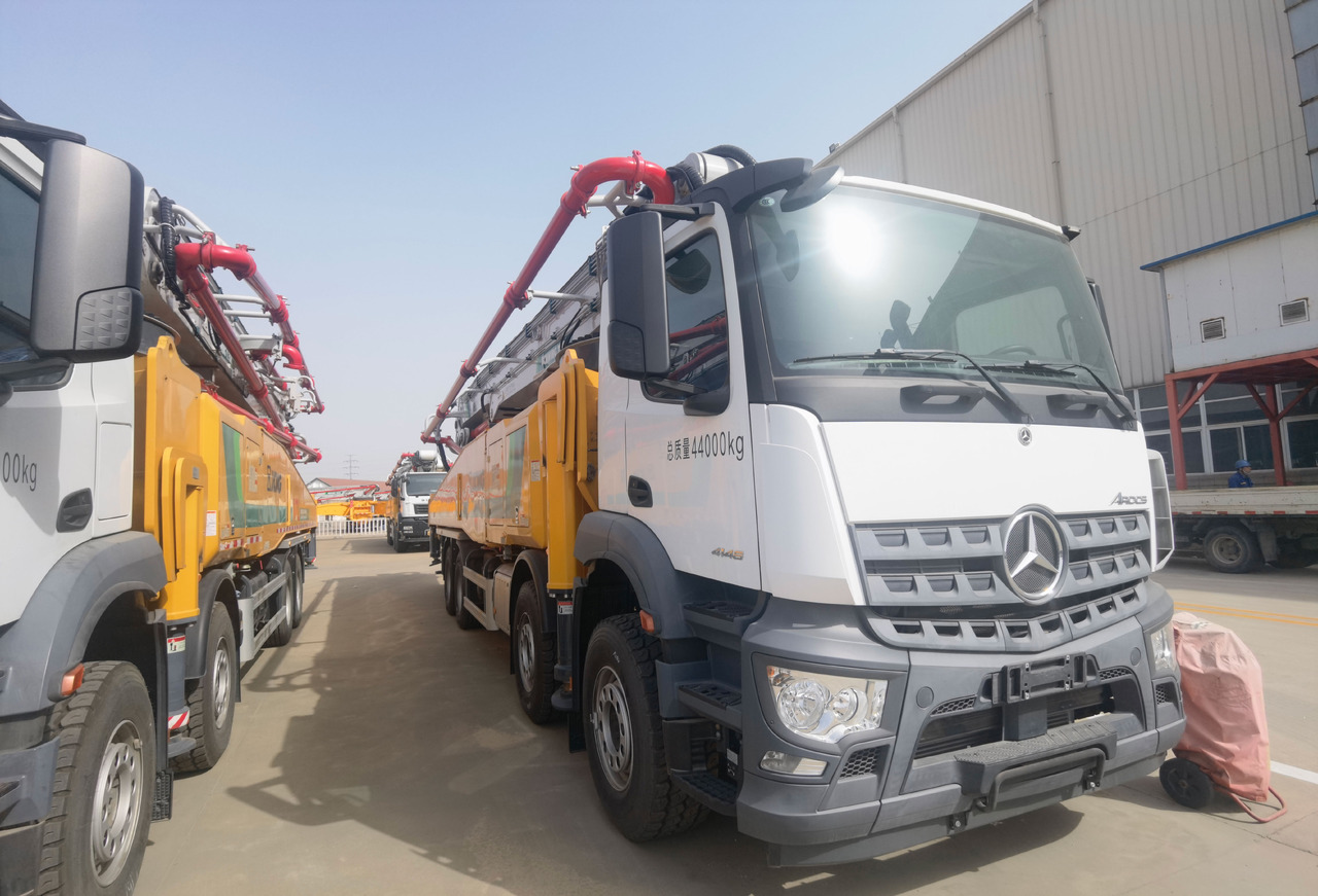 XCMG Official Schwing Concrete Pump HB62V Used Telescopic Concrete Pump Truck Price - Truk pompa beton: gambar 2 XCMG Official Schwing Concrete Pump HB62V Used Telescopic Concrete Pump Truck Price - Truk pompa beton: gambar 2