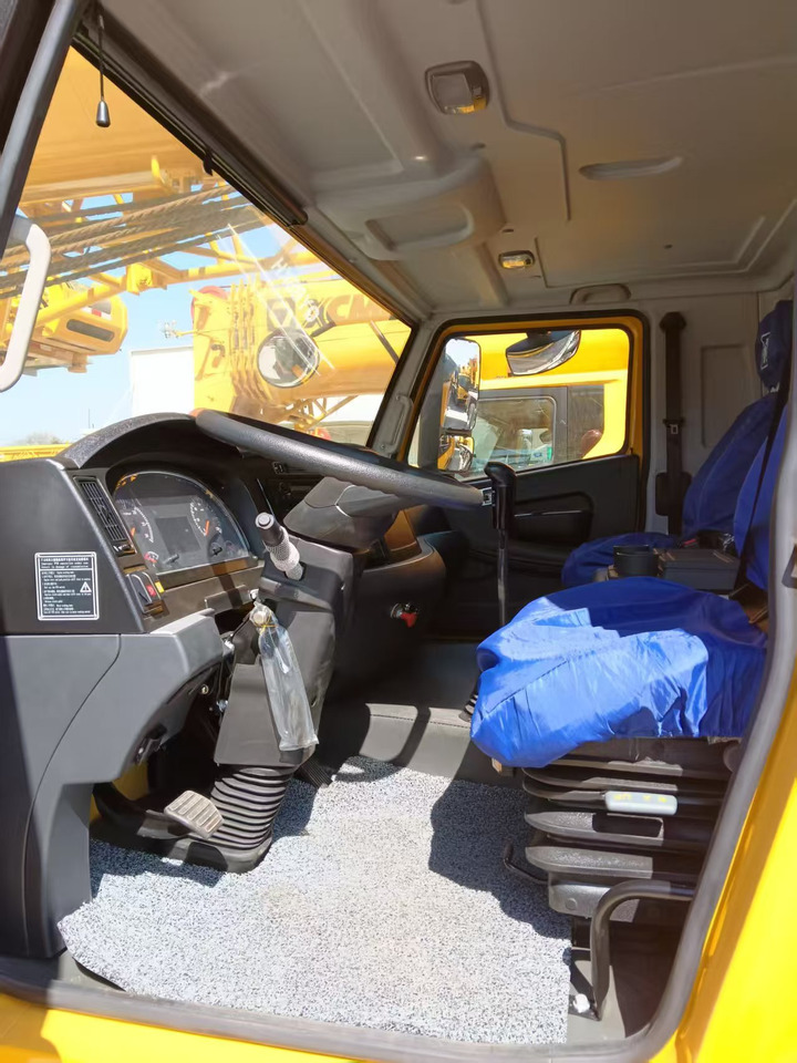 XCMG Official Second Hand 50 Ton Mobile Crane QY50K5D _5 Hydraulic Truck Mounted Crane Price For Sale - Derek bergerak: gambar 3 XCMG Official Second Hand 50 Ton Mobile Crane QY50K5D _5 Hydraulic Truck Mounted Crane Price For Sale - Derek bergerak: gambar 3